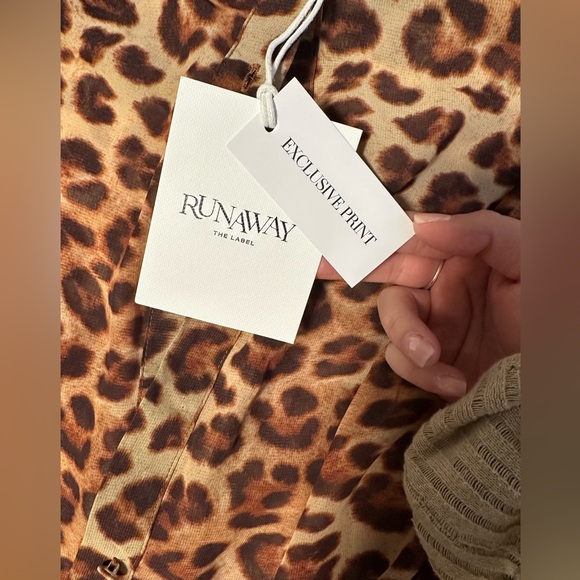 Petal & Pup Runaway the label Fleetwood Leopard Blouse S (NWT) - Picture 3 of 4